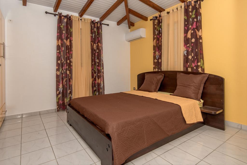 Bienvenue Au Tropic Venucia Vila Port-Louis Exterior foto